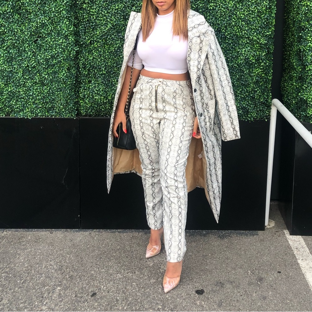 Snake skin set, trench coat and pants